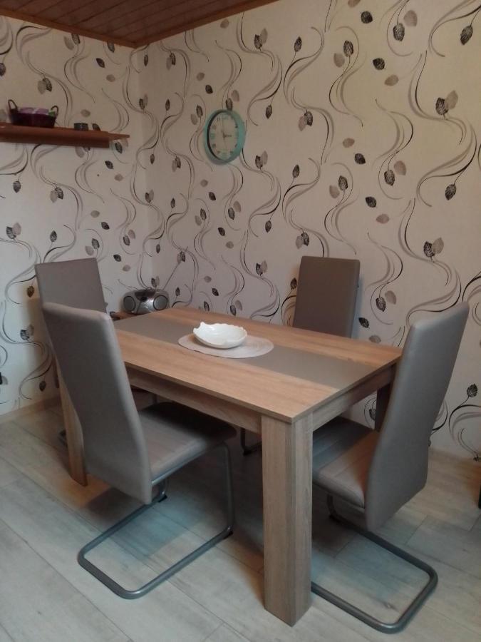 Haus Heidrun Lägenhet Dolgesheim Exteriör bild